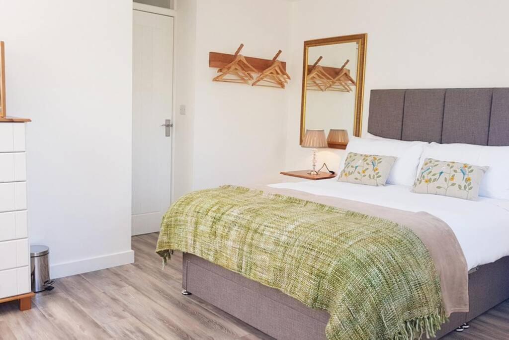 Iscraig Bach-Cosy 2 Bed Apartment-Close To Beach Trearddur Exteriér fotografie