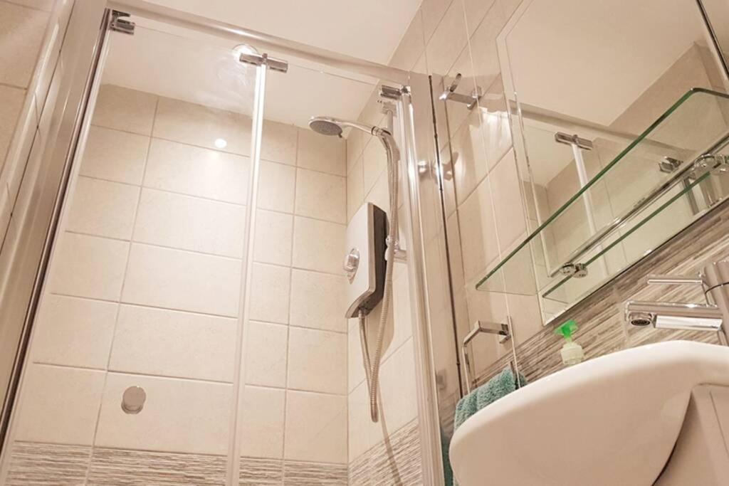 Iscraig Bach-Cosy 2 Bed Apartment-Close To Beach Trearddur Exteriér fotografie